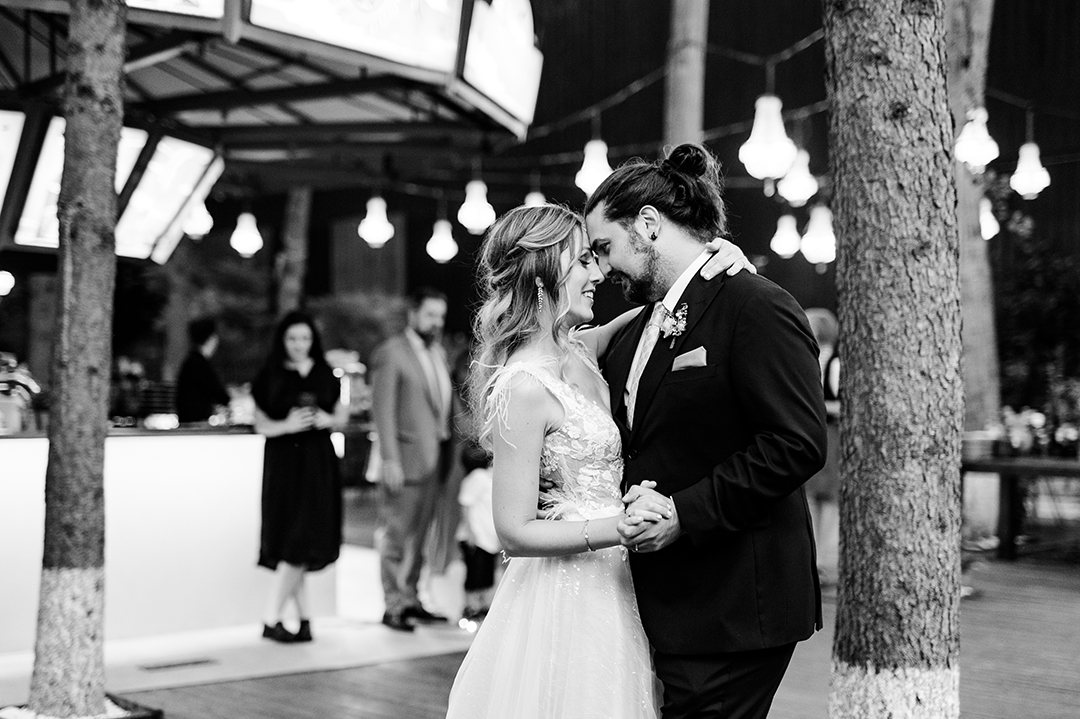 Modern wedding Si Lounge Contemporary Bucharest 2023